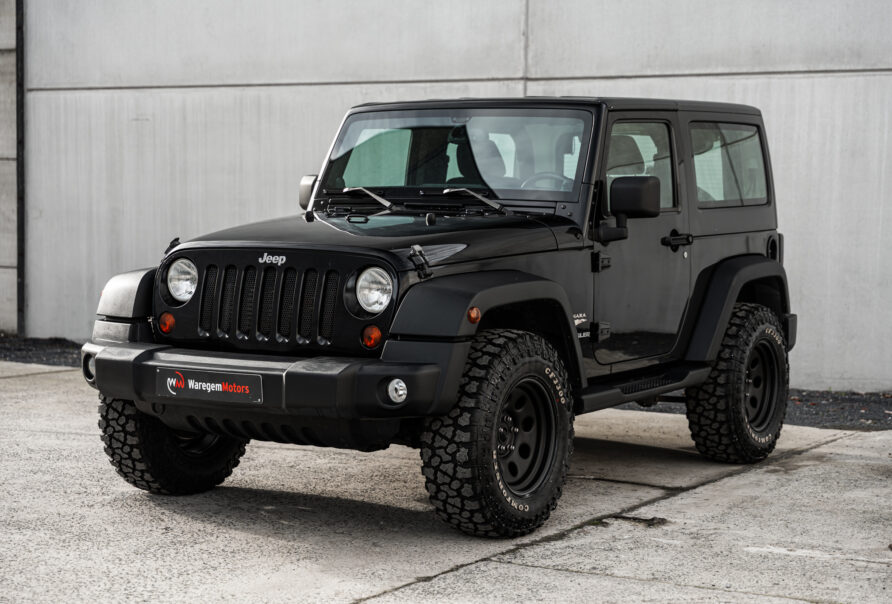 Jeep Sahara zwart 02