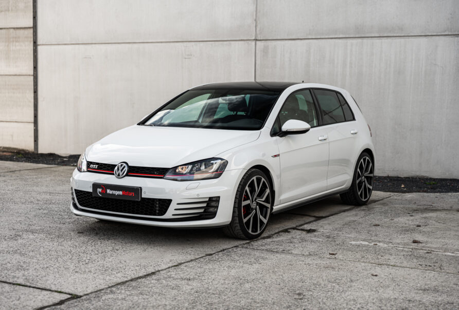 Volkswagen Golf GTI 02