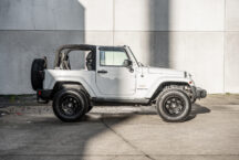 Jeep Wrangler Sahara wit custom 17