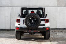 Jeep Wrangler Sahara wit custom 31