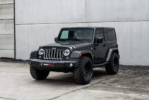Jeep Wrangler Sahara zwart 02
