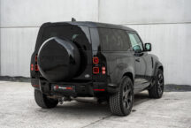 Land Rover Defender 23