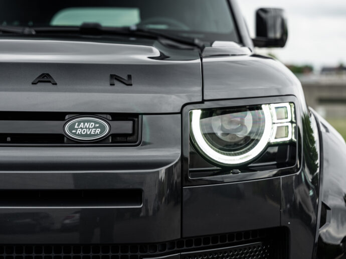 Land Rover Defender **URBAN Looks** 110 5.0 V8 P525 - HAWKE WHEELS 22" - Lichte vracht - Headup - Towbar